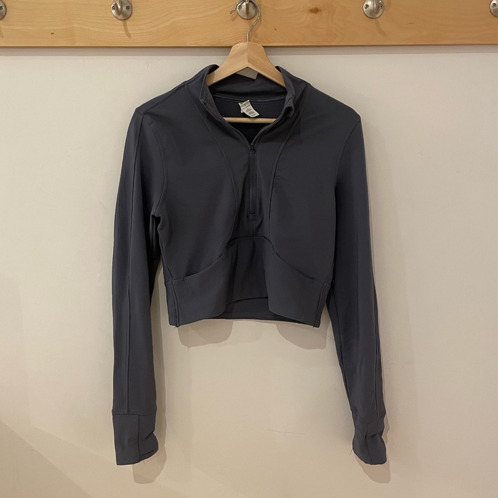 Cropped athletic quarter zip top